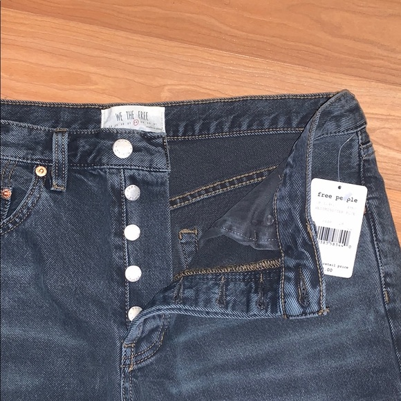 ⚡️SALE⚡️Free People Boyfriend Jeans - Picture 4 of 6